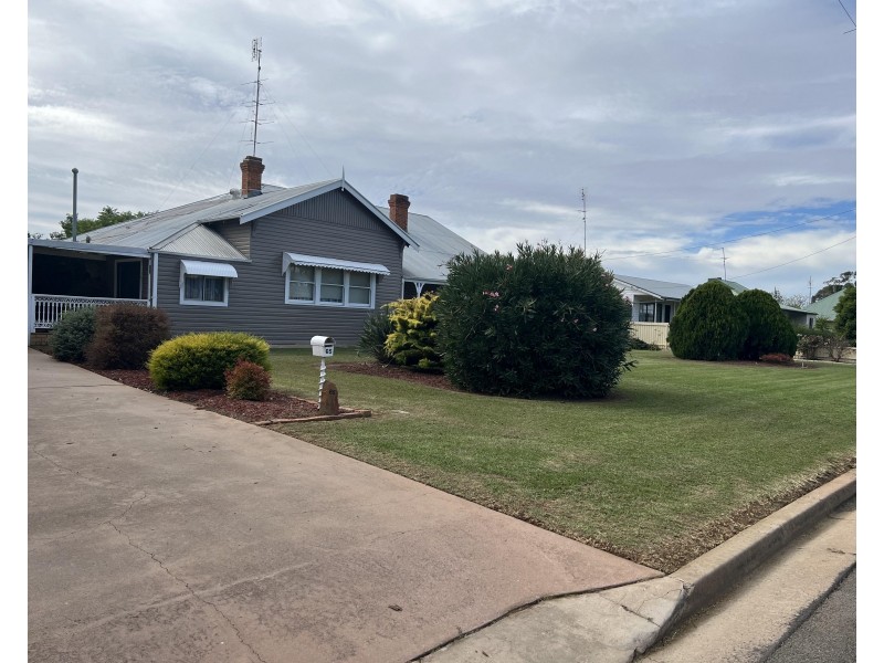 65 Coreen Street, Jerilderie NSW 2716