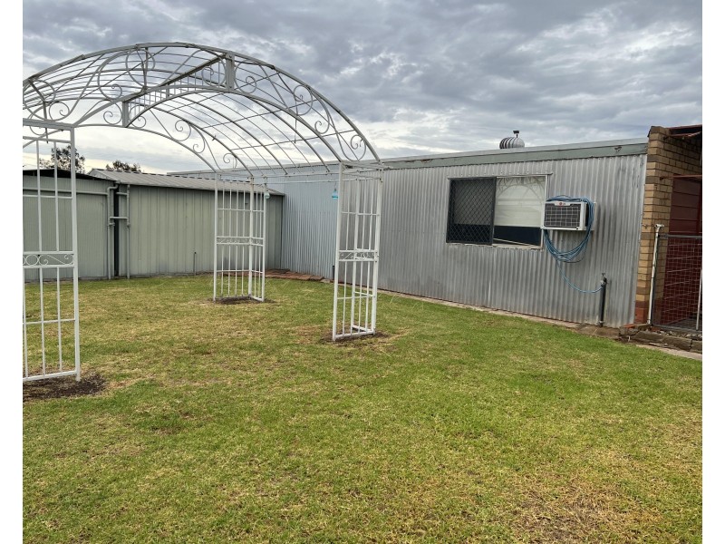 72 Coreen Street, Jerilderie NSW 2716