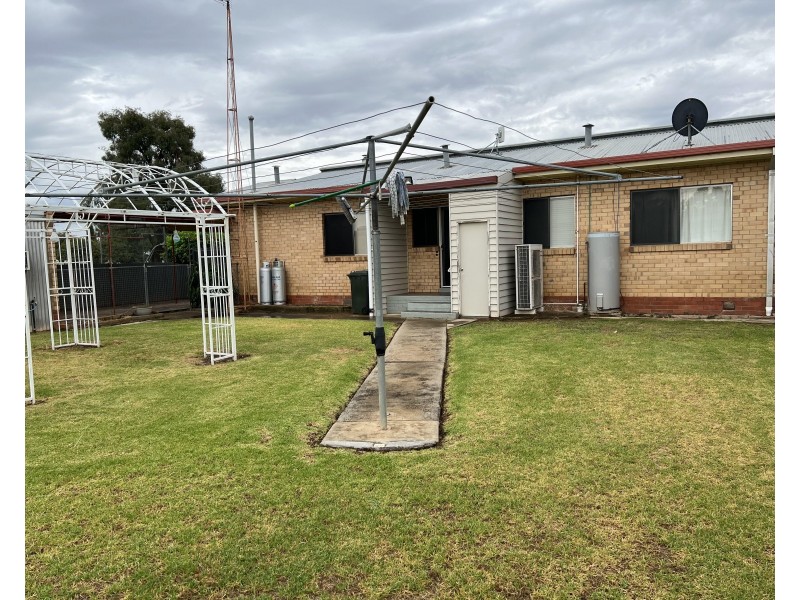 72 Coreen Street, Jerilderie NSW 2716