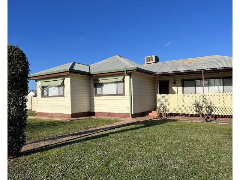30 Southey Street, Jerilderie NSW 2716