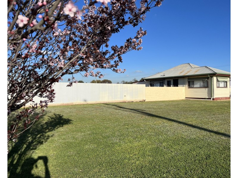 30 Southey Street, Jerilderie NSW 2716