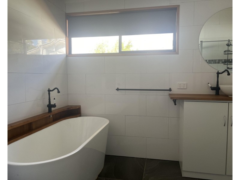 6-8 Hayes Street, Berrigan NSW 2712