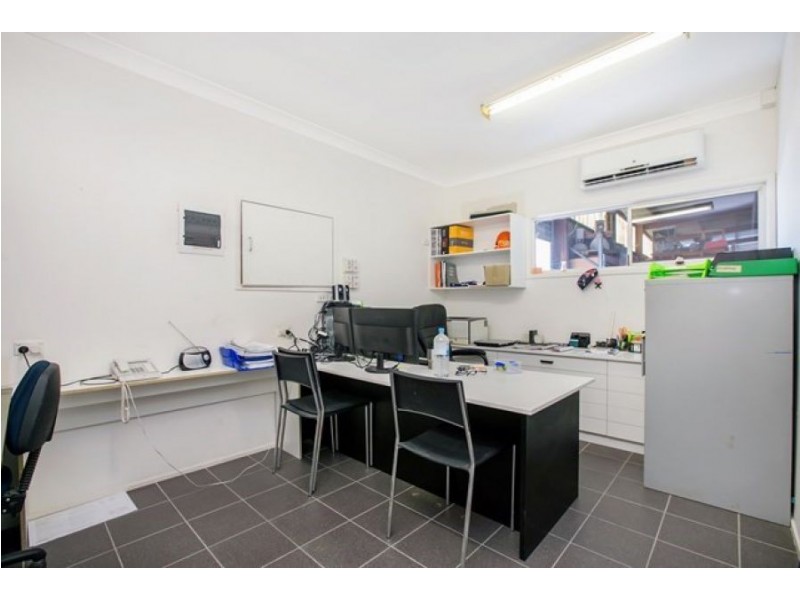 1 / 9 Enterprise Street, Molendinar QLD 4214