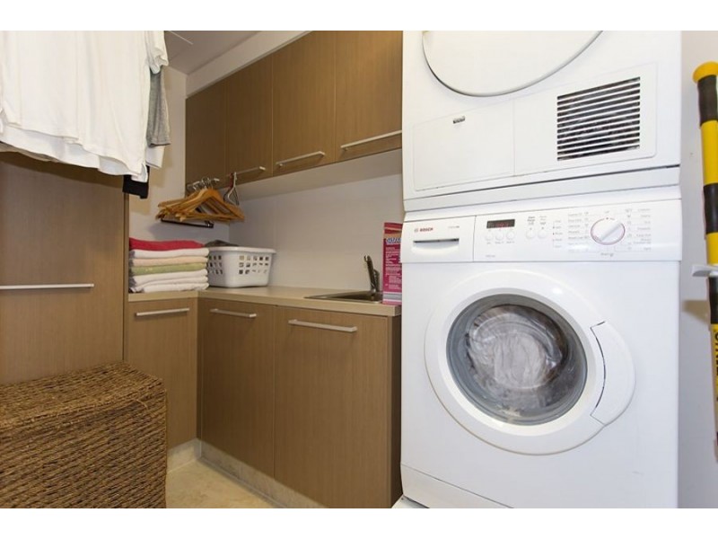 1027/3029 The Boulevard, Carrara QLD 4211