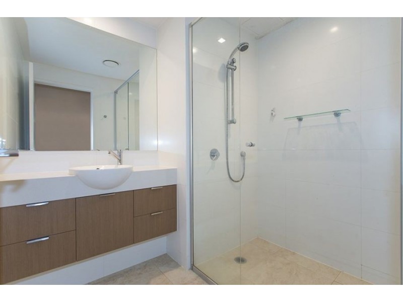 1027/3029 The Boulevard, Carrara QLD 4211