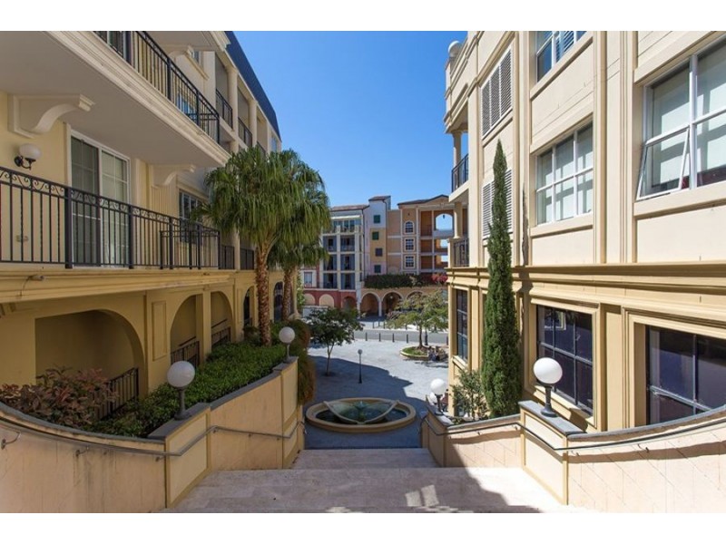 1027/3029 The Boulevard, Carrara QLD 4211