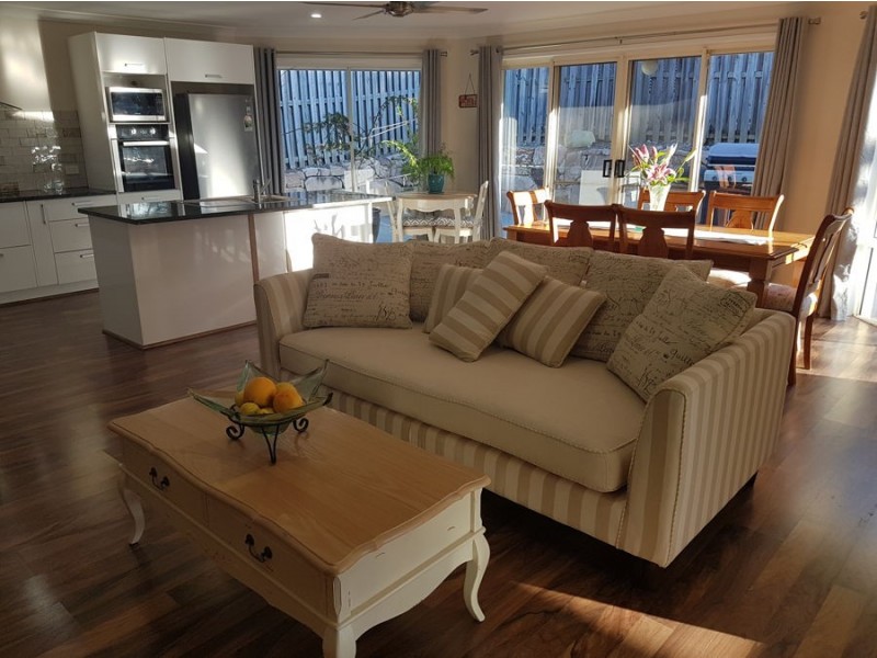 19 LANCASHIRE DRIVE, Mudgeeraba QLD 4213