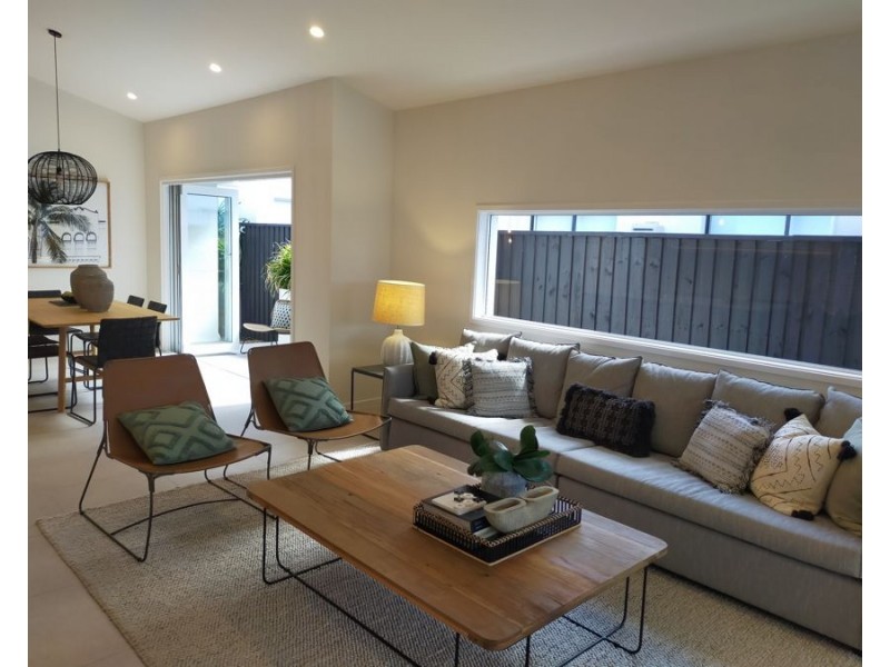 2 / 18A MALENY STREET, Landsborough QLD 4550