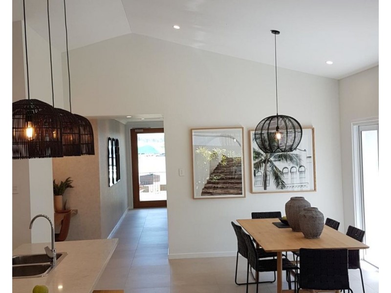 2 / 18A MALENY STREET, Landsborough QLD 4550