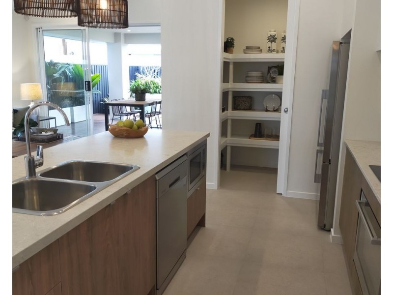 2 / 18A MALENY STREET, Landsborough QLD 4550