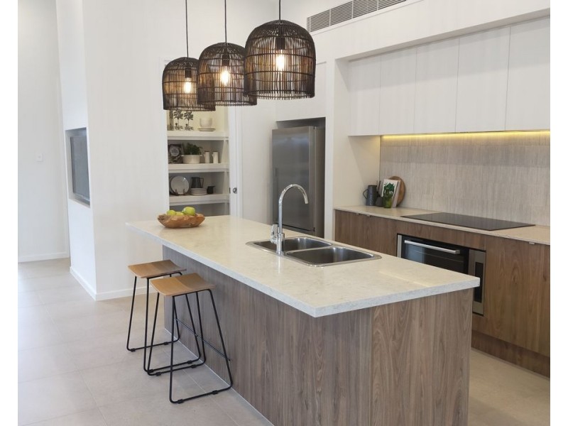 2 / 18A MALENY STREET, Landsborough QLD 4550