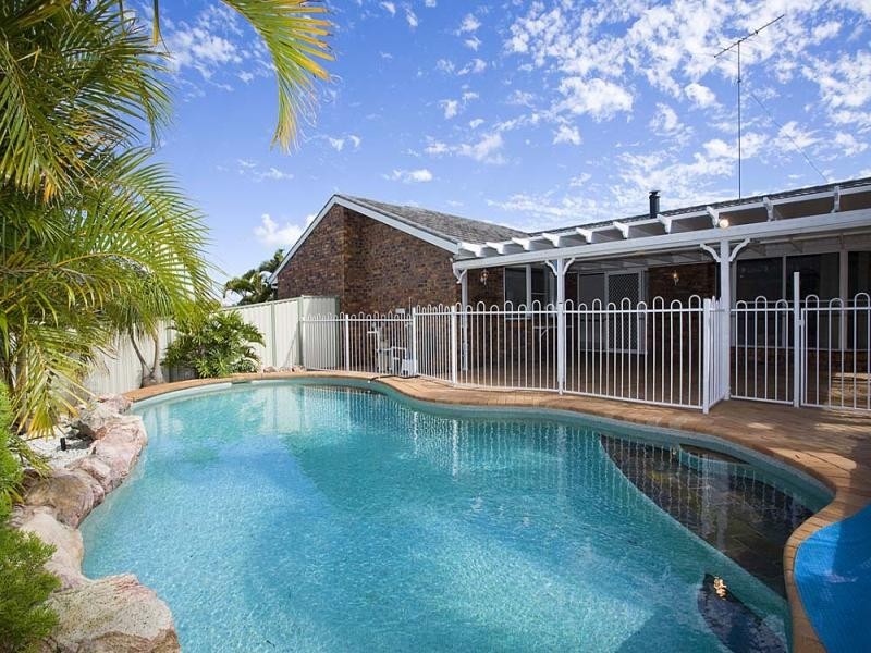 16 Maroo Street, Eight Mile Plains QLD 4113