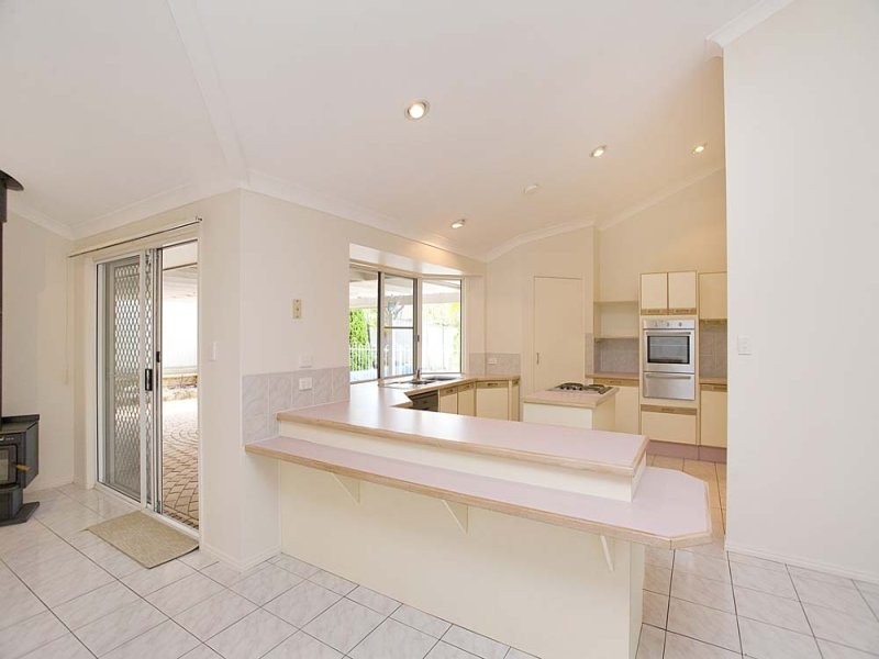 16 Maroo Street, Eight Mile Plains QLD 4113