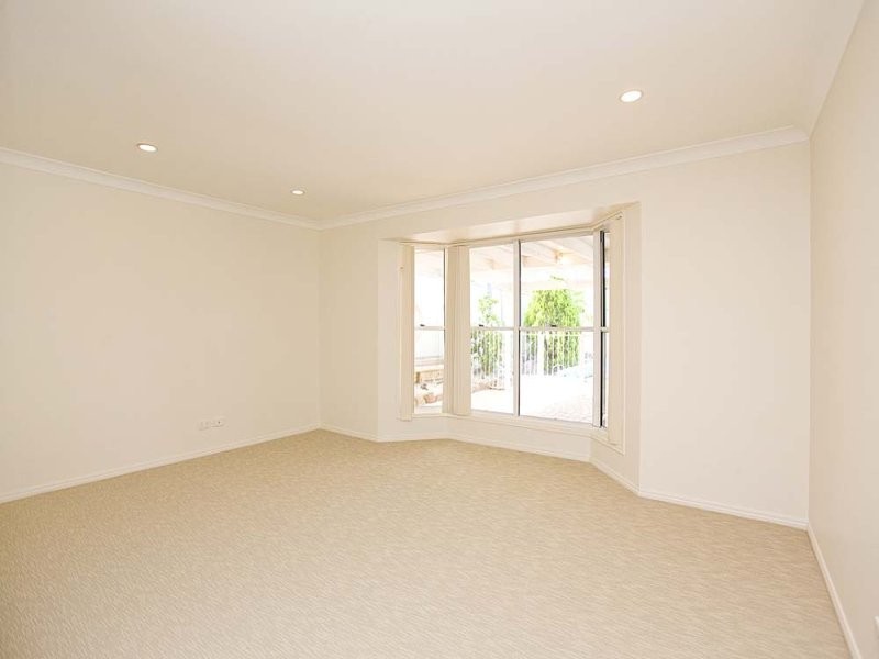 16 Maroo Street, Eight Mile Plains QLD 4113