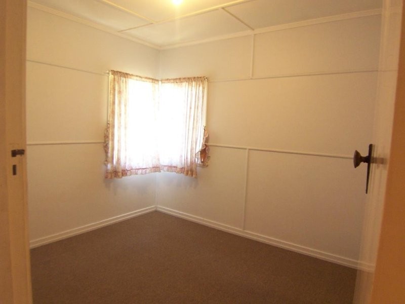 5 Hayes Street, Brassall QLD 4305