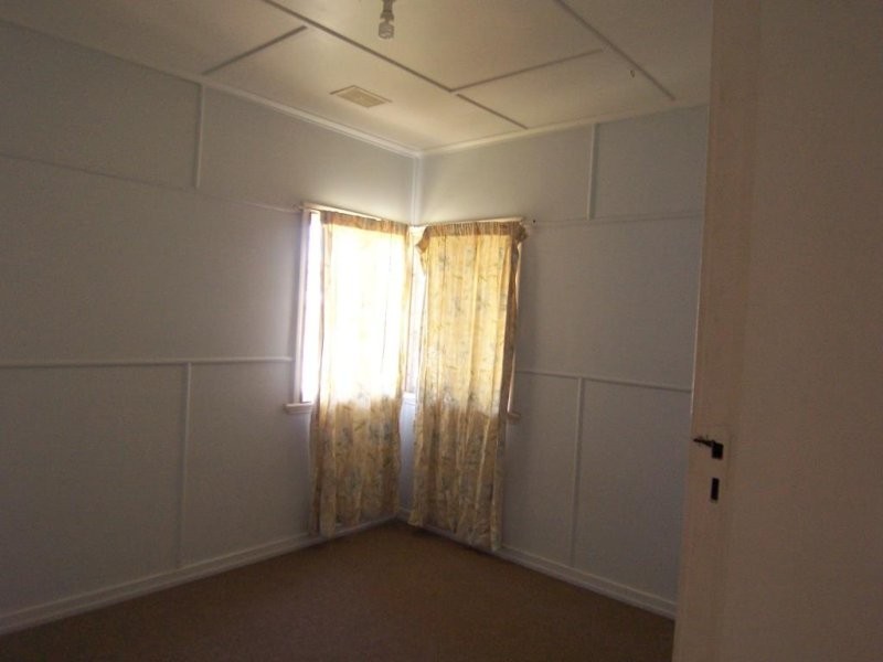 5 Hayes Street, Brassall QLD 4305