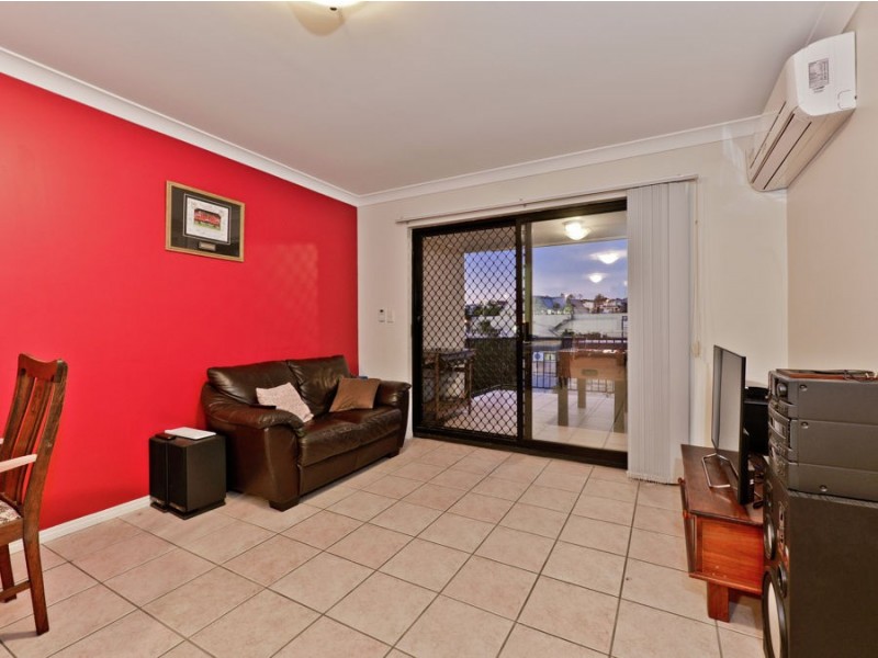 4/8 Palmer Street, Greenslopes QLD 4120