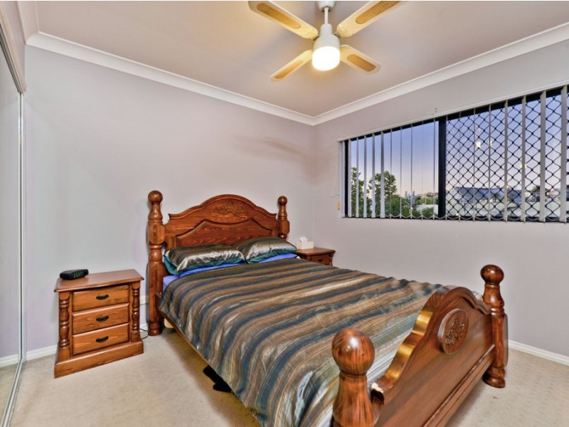 4/8 Palmer Street, Greenslopes QLD 4120