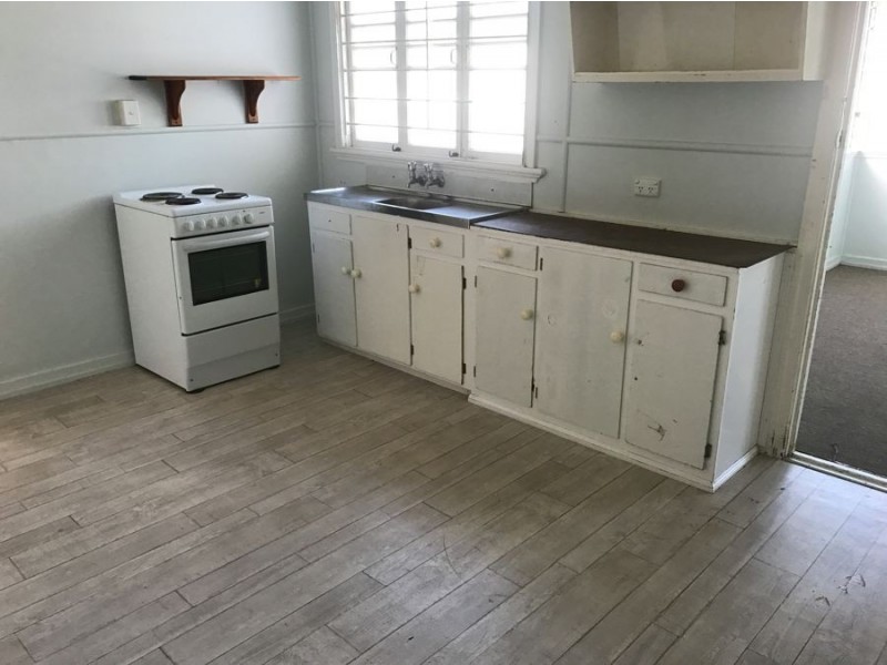 5 Hayes Street, Brassall QLD 4305