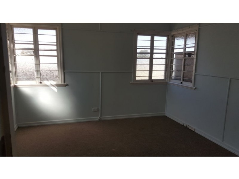 5 Hayes Street, Brassall QLD 4305