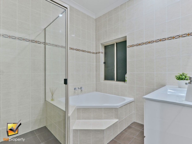 316 Teviot Rd, Carbrook QLD 4130