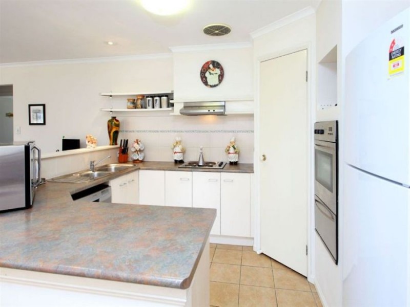 11 Bond Place, Carindale QLD 4152