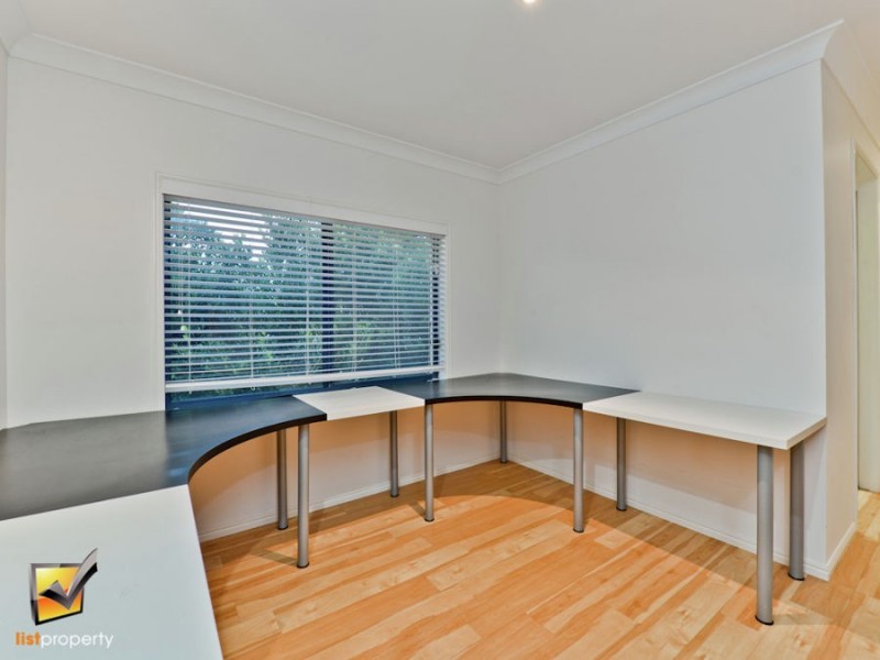 4 Dunnart Rd, Greenbank QLD 4124