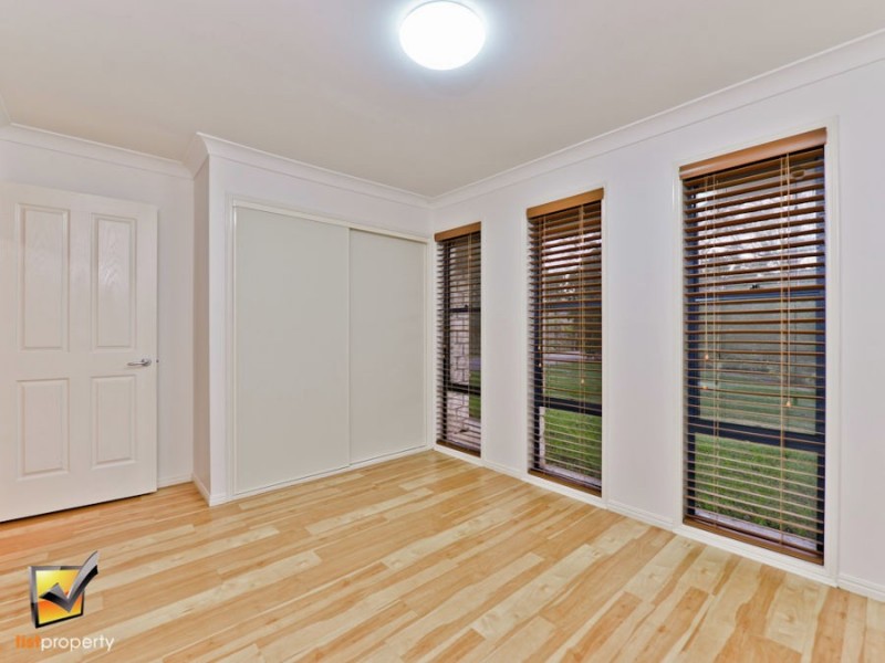 4 Dunnart Rd, Greenbank QLD 4124