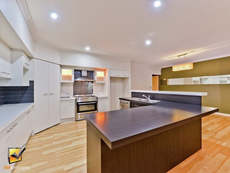 4 Dunnart Rd, Greenbank QLD 4124