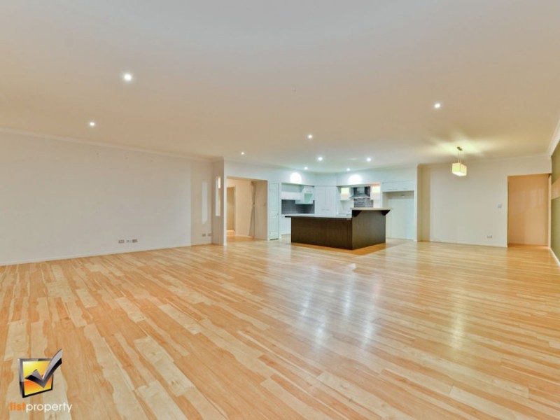 4 Dunnart Rd, Greenbank QLD 4124