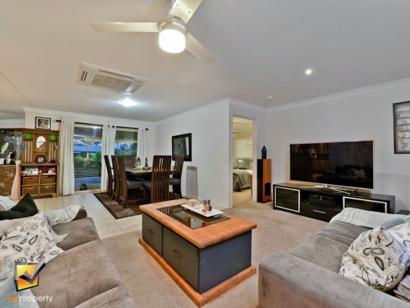 5 Bellbird Dr, Greenbank QLD 4124