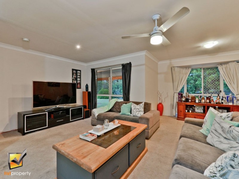 5 Bellbird Dr, Greenbank QLD 4124
