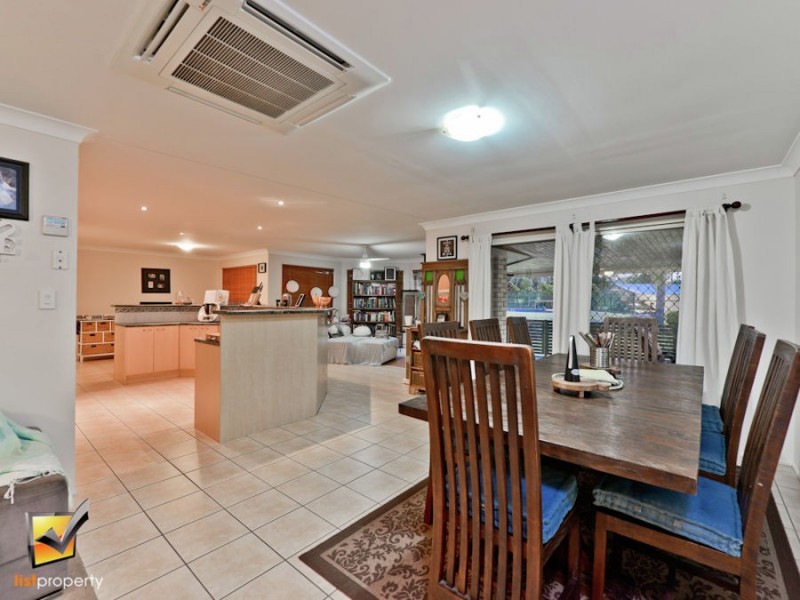 5 Bellbird Dr, Greenbank QLD 4124