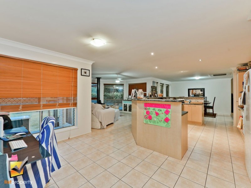 5 Bellbird Dr, Greenbank QLD 4124
