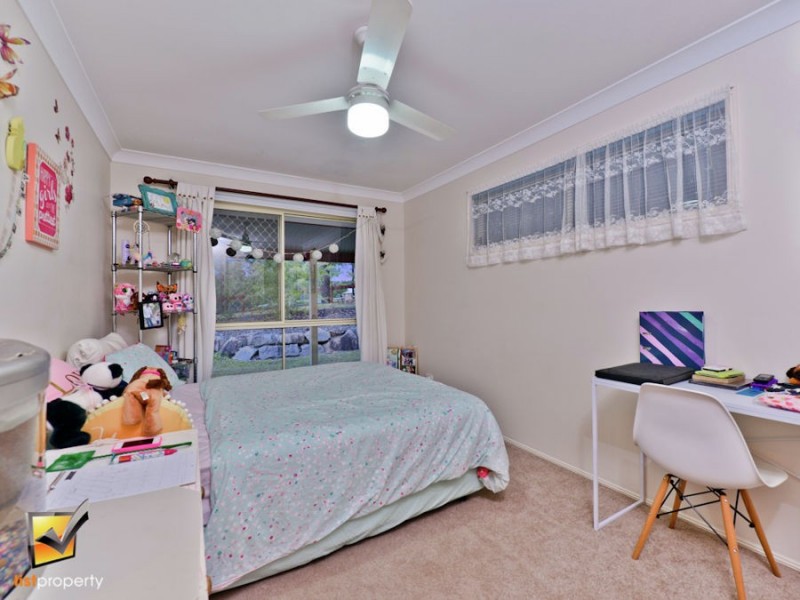 5 Bellbird Dr, Greenbank QLD 4124
