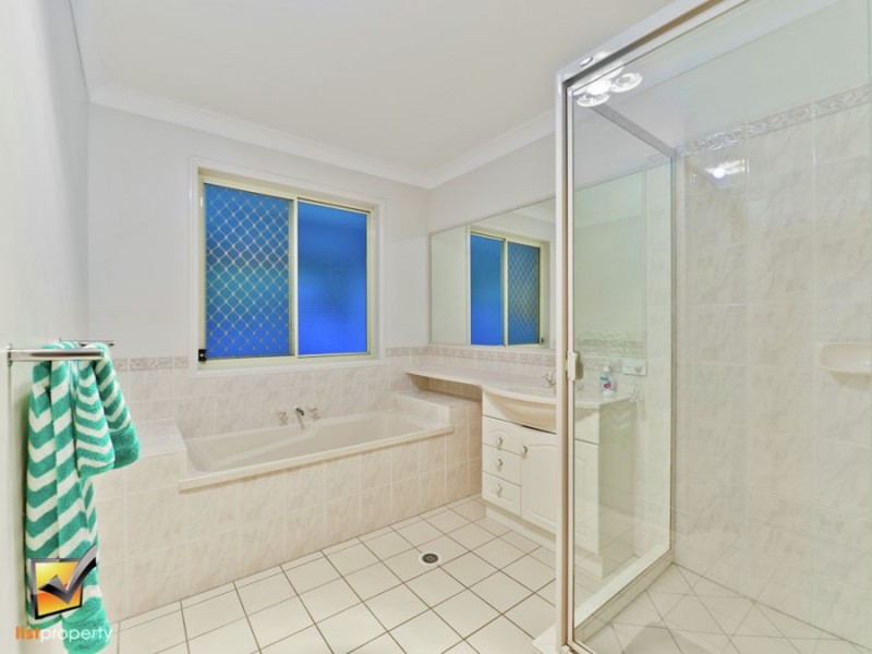 5 Bellbird Dr, Greenbank QLD 4124