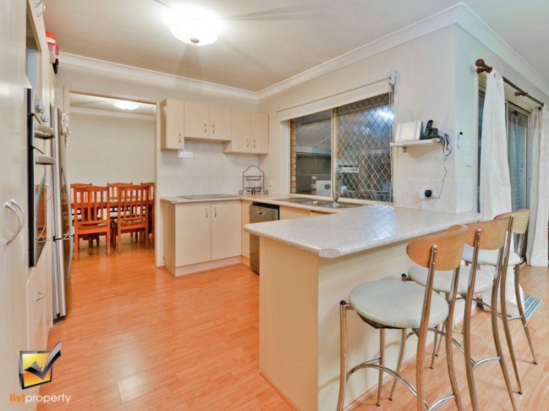 8 Sabak St, Tanah Merah QLD 4128