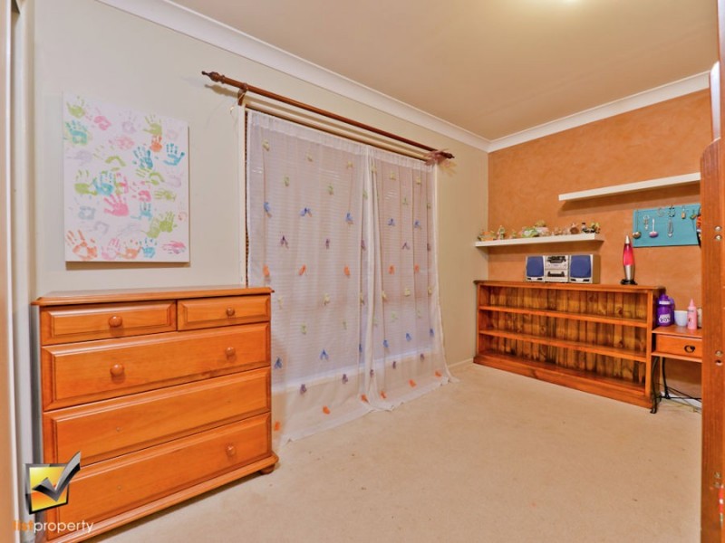 8 Sabak St, Tanah Merah QLD 4128