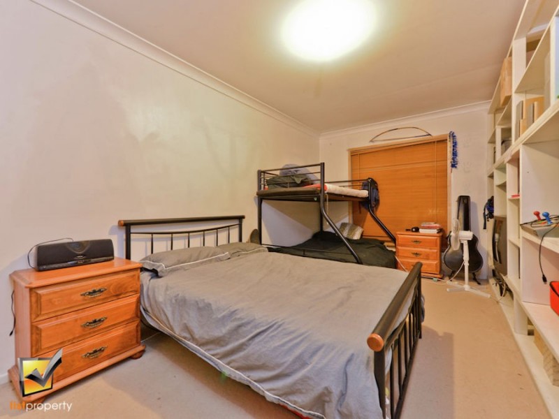 8 Sabak St, Tanah Merah QLD 4128