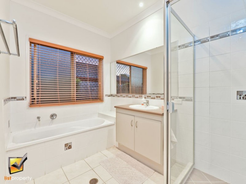 64 Nullarbor Circuit, Forest Lake QLD 4078