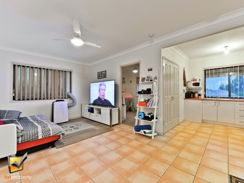 4 Vromans Court, Edens Landing QLD 4207