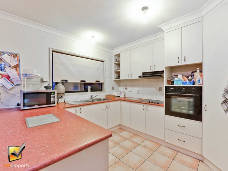 4 Vromans Court, Edens Landing QLD 4207