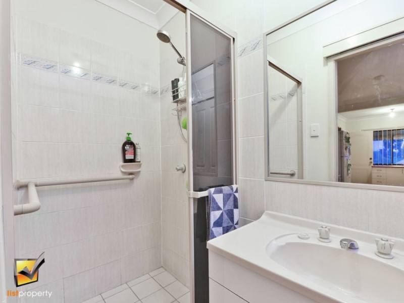 4 Vromans Court, Edens Landing QLD 4207