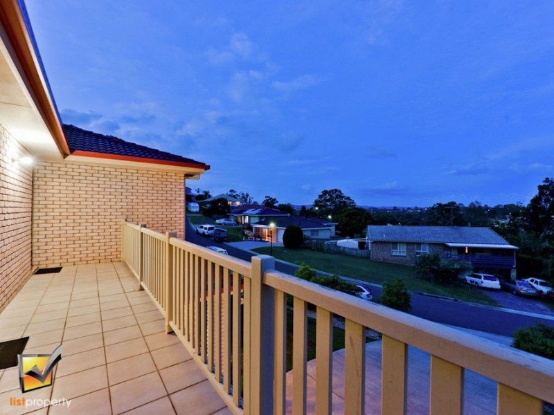 4 Vromans Court, Edens Landing QLD 4207