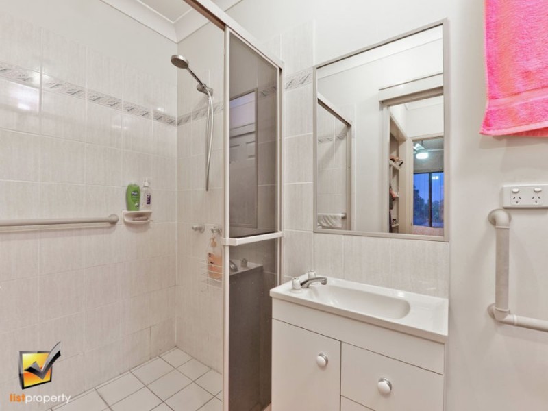 4 Vromans Court, Edens Landing QLD 4207