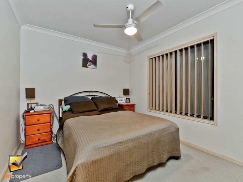 4 Vromans Court, Edens Landing QLD 4207