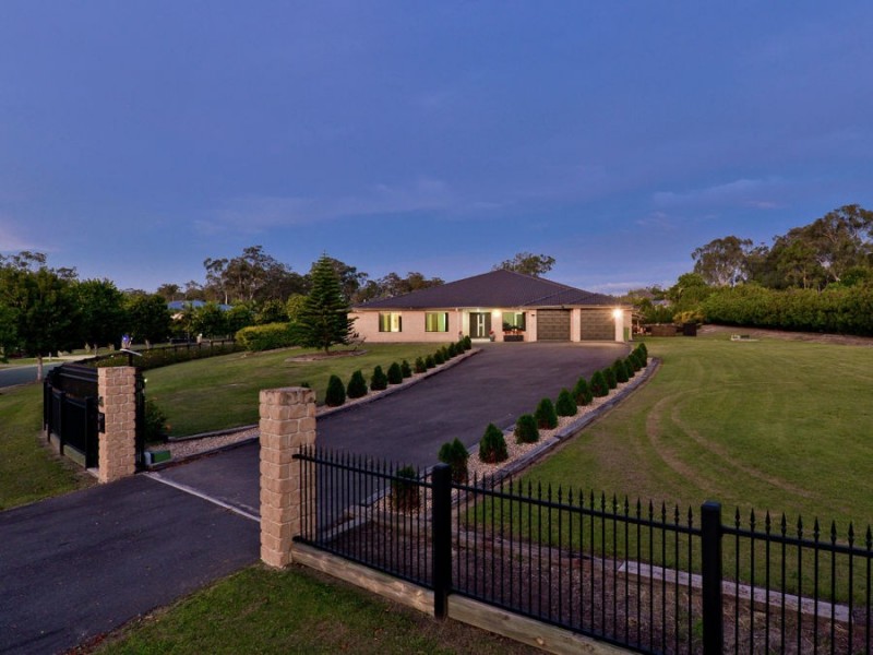 26 Victor St, Boronia Heights QLD 4124