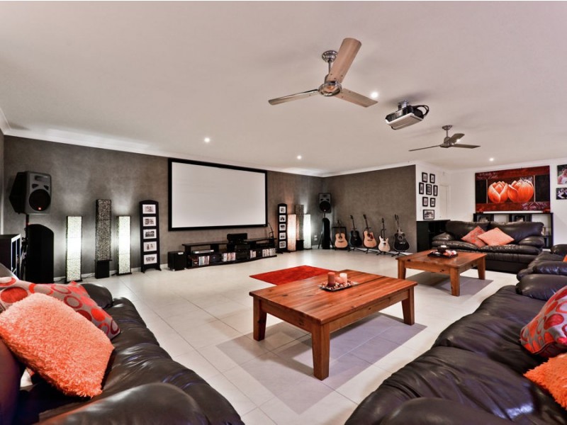 26 Victor St, Boronia Heights QLD 4124