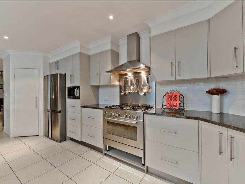 26 Victor St, Boronia Heights QLD 4124