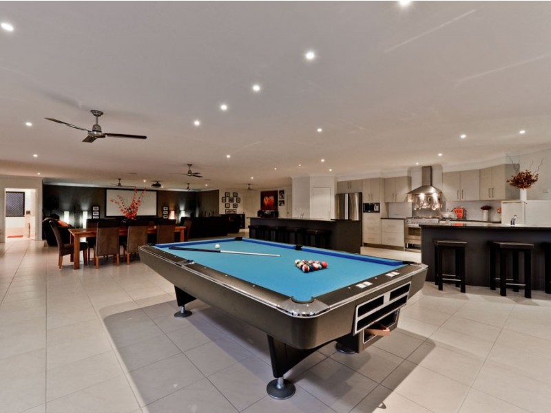 26 Victor St, Boronia Heights QLD 4124